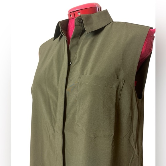 Athleta Everlasting sleeveless button-up tank olive/khaki green - Picture 3 of 11